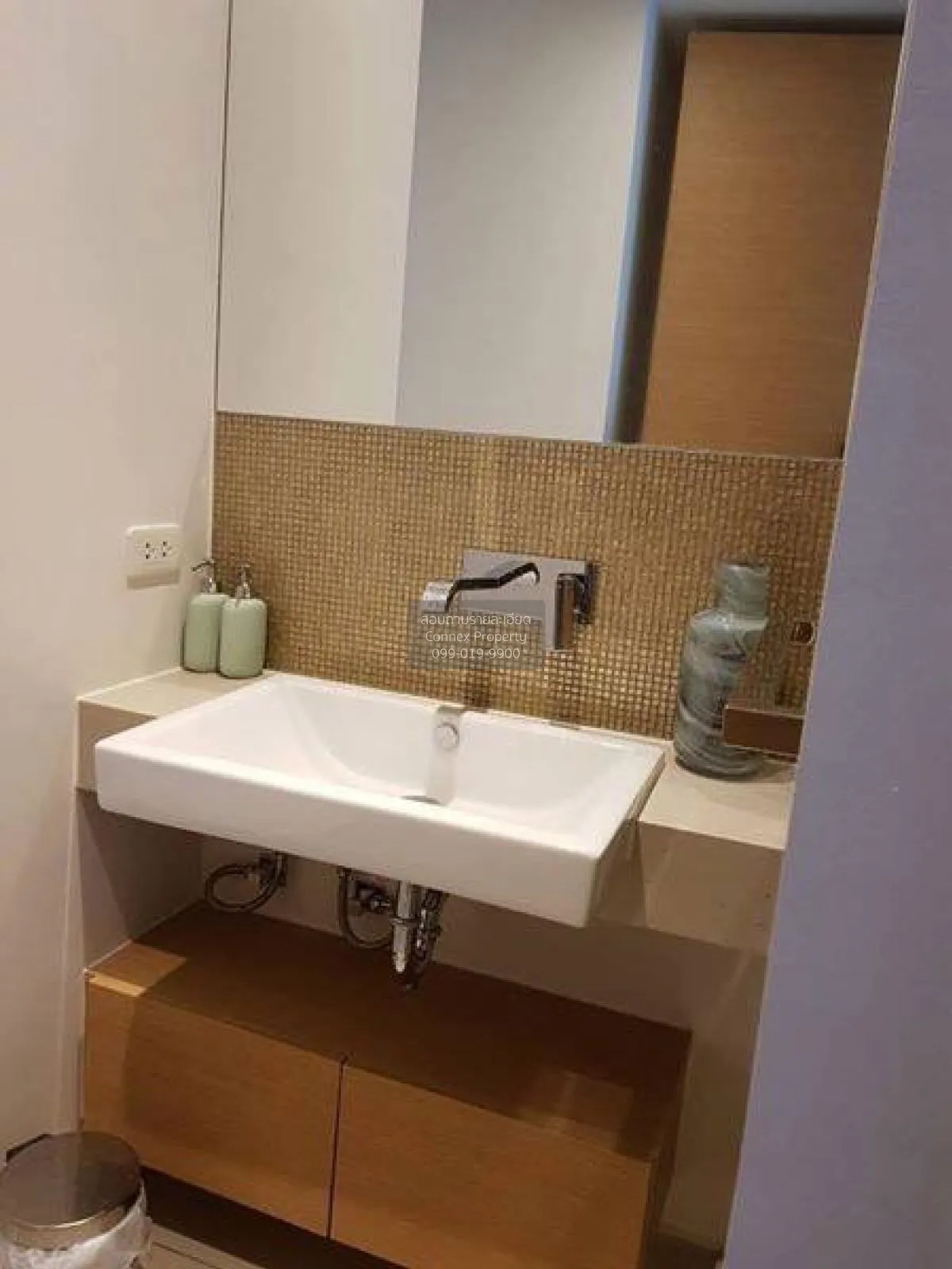 FOR SALE condo , The Lofts Ekkamai , BTS-Ekkamai , Phra Khanong N
