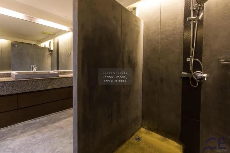 FOR RENT condo , State Tower , BTS-Saphan Taksin , Silom , Bang R