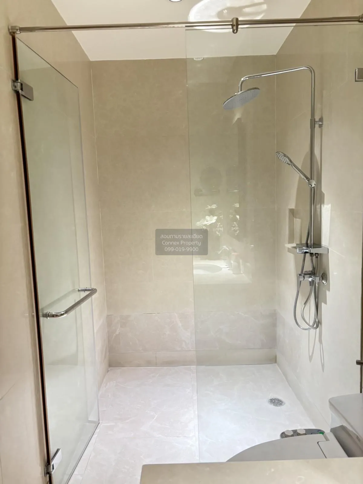 เช่าคอนโด  ดิ เอ็มโพริโอ เพลส BTS-พร้อมพงษ์ คลองเตย เขต คลองเตย ก