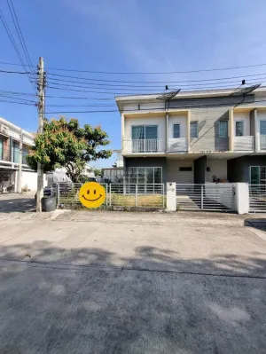 Townhome for sale, The Connect 1, Chaengwattana, Muang Thong Thani, behind the corner, there is an area on the side, ready to move in