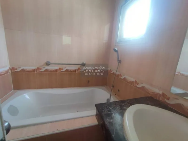 FOR SALE detached house ,  Ban Fa Green Park Royal Thon Buri Rom 