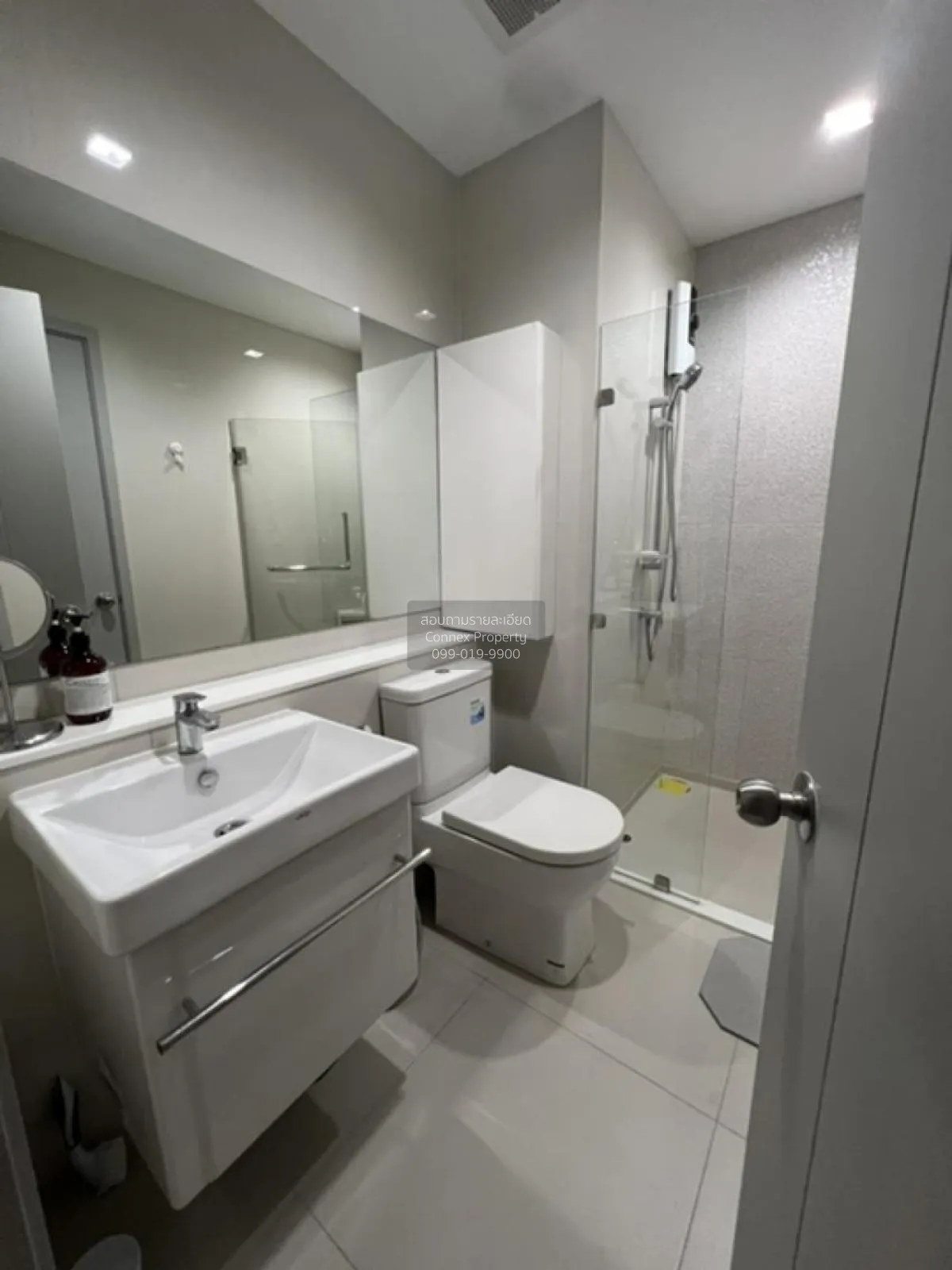 FOR RENT condo , Life Sukhumvit 62 , corner unit , BTS-Bang Chak 