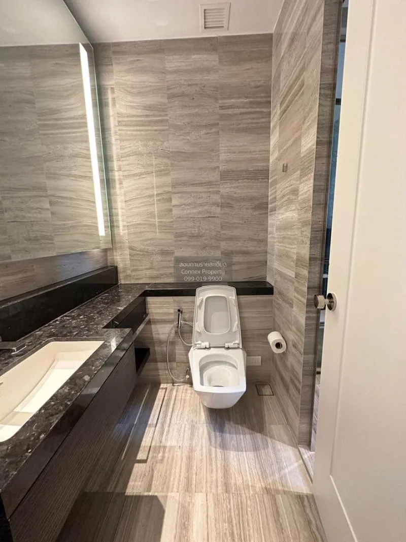 FOR RENT condo , Four Seasons Private Residences , Yannawa , Sa T