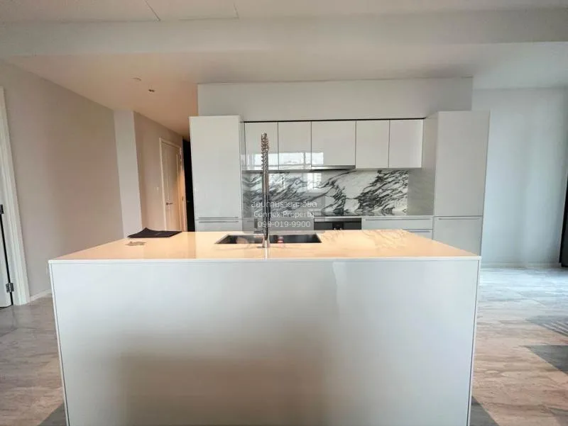 FOR RENT condo , Four Seasons Private Residences , Yannawa , Sa T 3