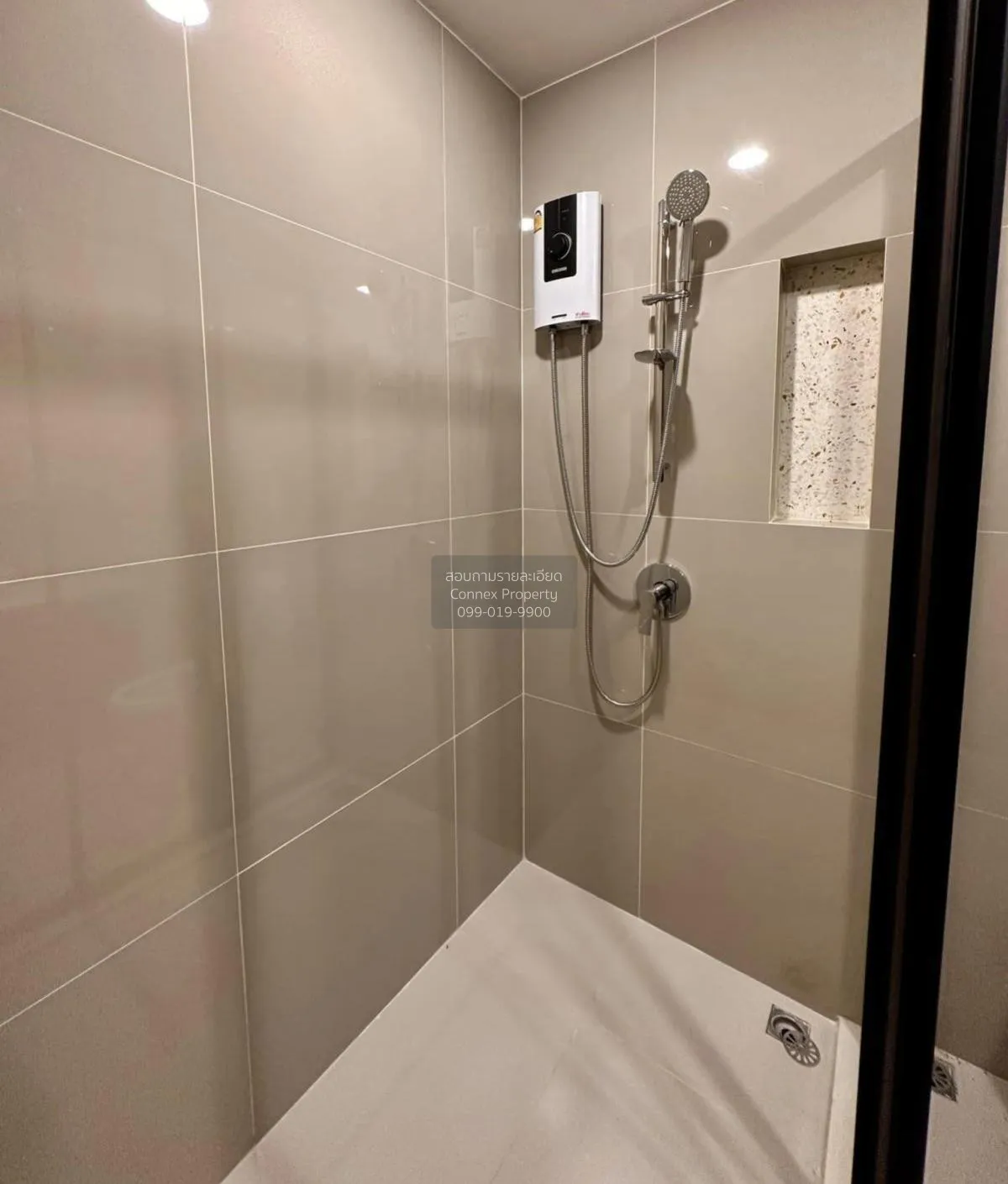 FOR RENT condo , XT Huaikhwang , MRT-Huai Khwang , Huai Khwang , 