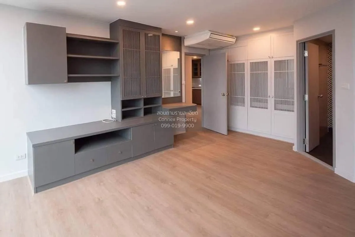 FOR SALE condo , Sarin Place , nice view , high floor , newly ren 1