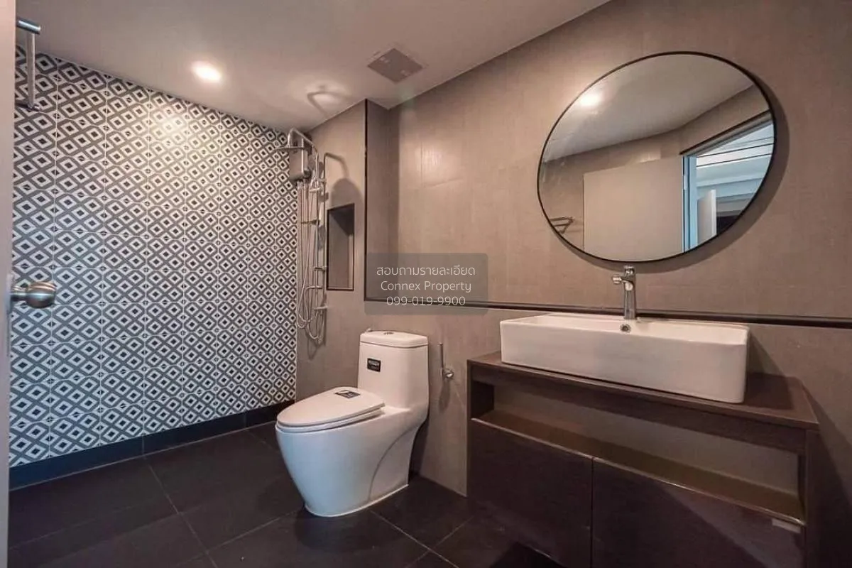 FOR SALE condo , Sarin Place , nice view , high floor , newly ren