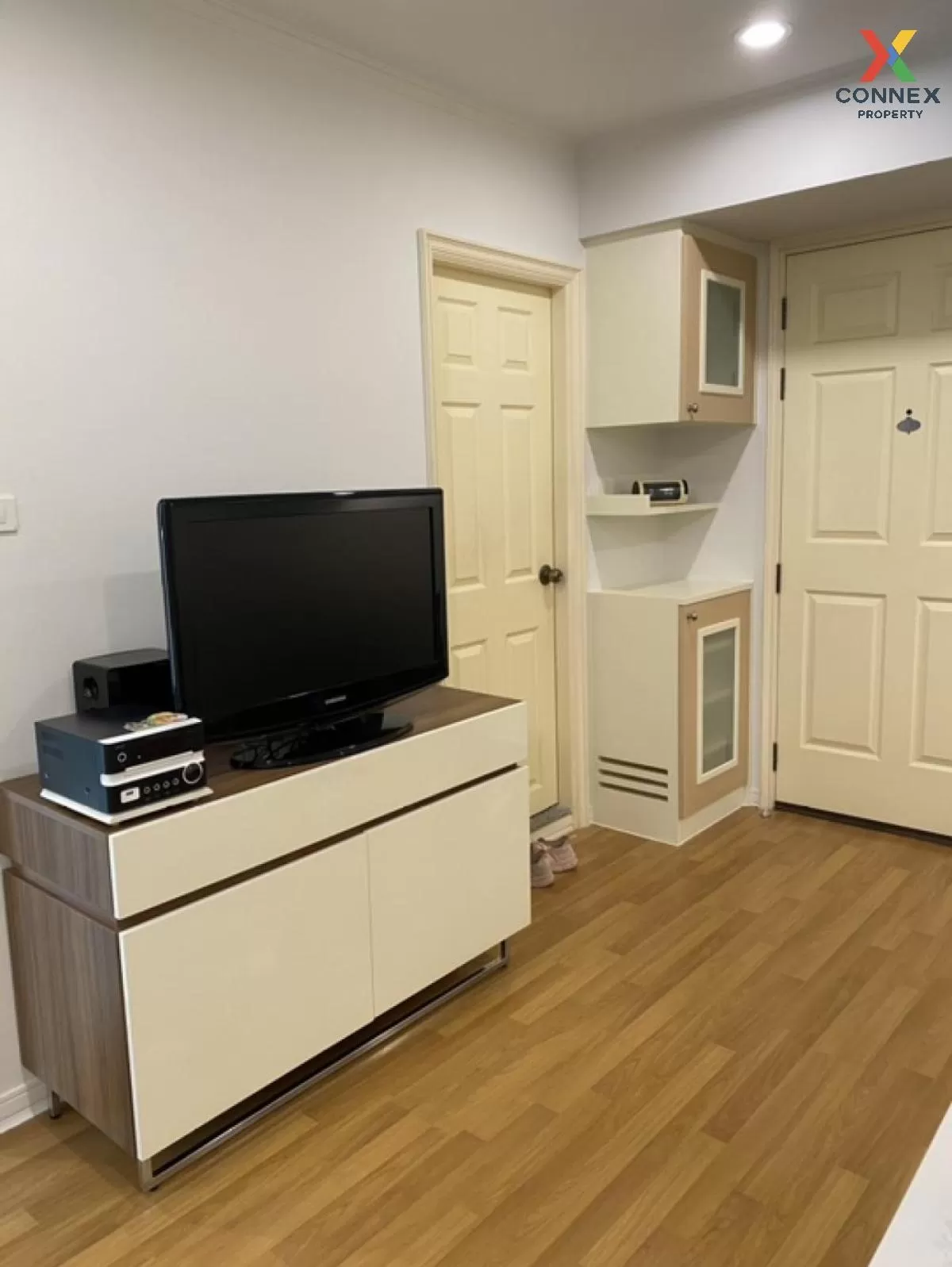 FOR RENT condo , Lumpini Place Phahol - Saphankhwai , BTS-Saphan  2