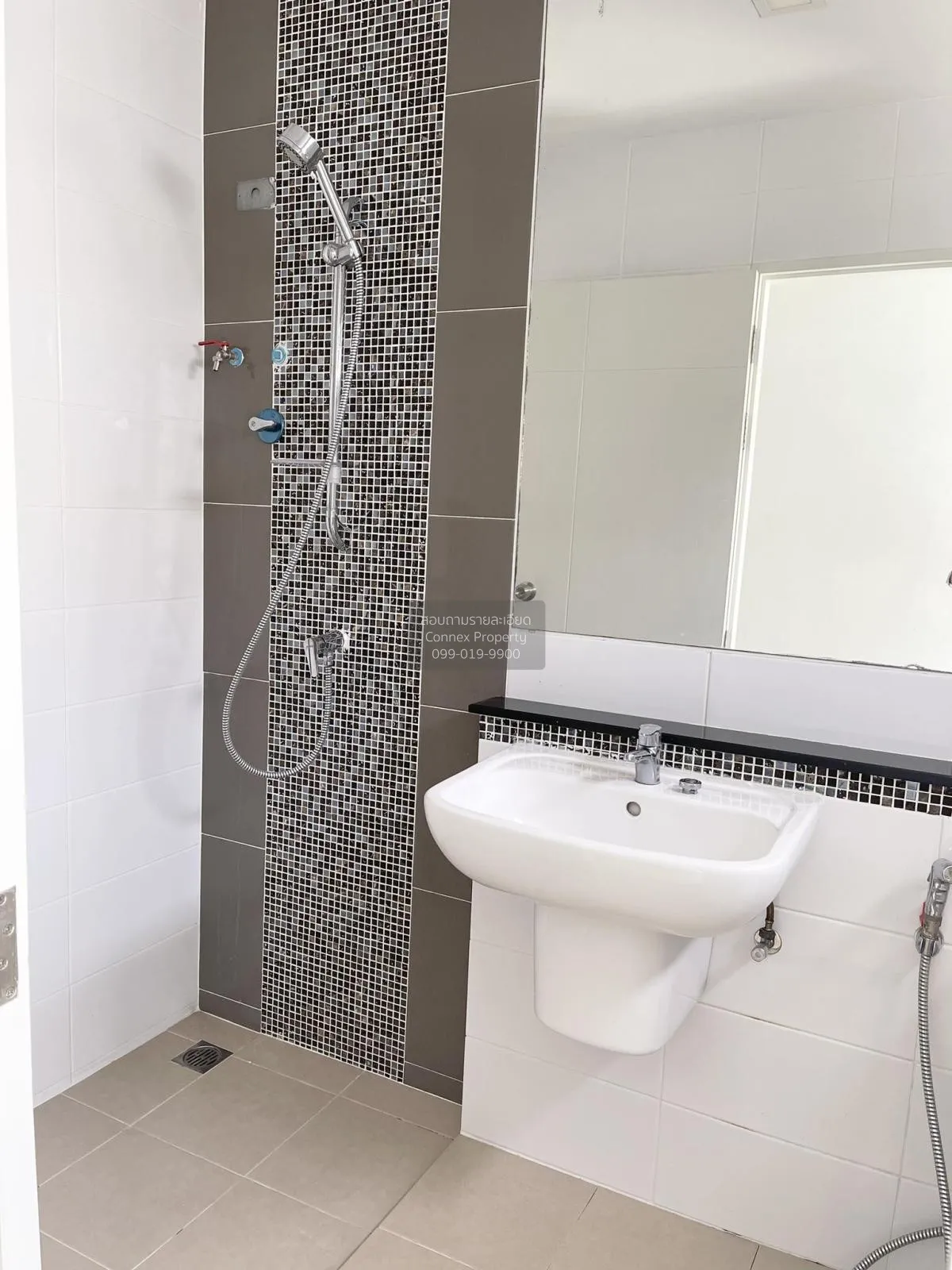 ขายทาวน์โฮม  ทาวน์โฮม เบล็ส วิลล์ รามอินทรา 117 MRT-บางชัน มีนบุร