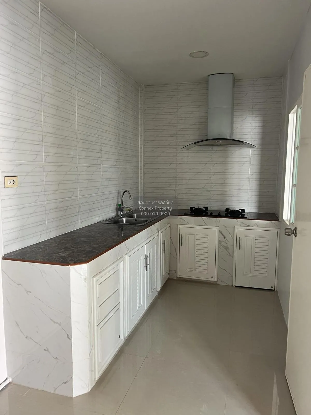 FOR SALE townhome , Fuengfa Villa 17 Phase 4 , corner unit , Phra