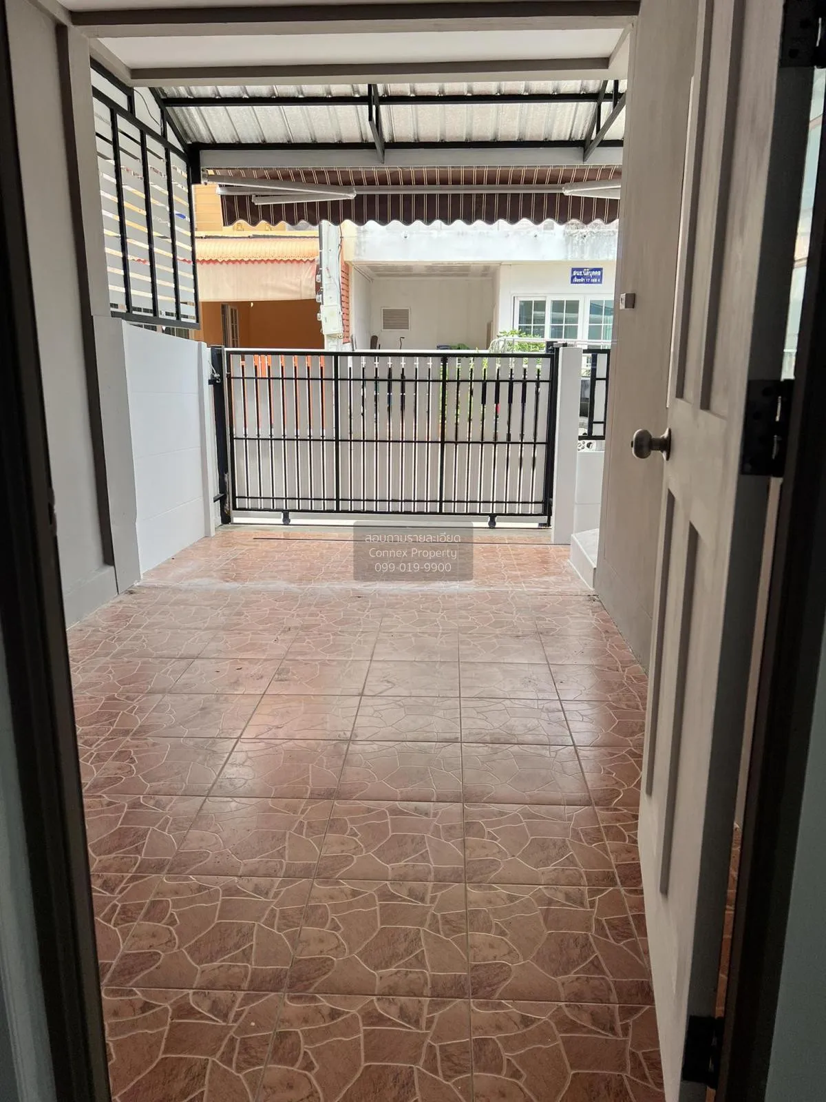 FOR SALE townhome , Fuengfa Villa 17 Phase 4 , corner unit , Phra