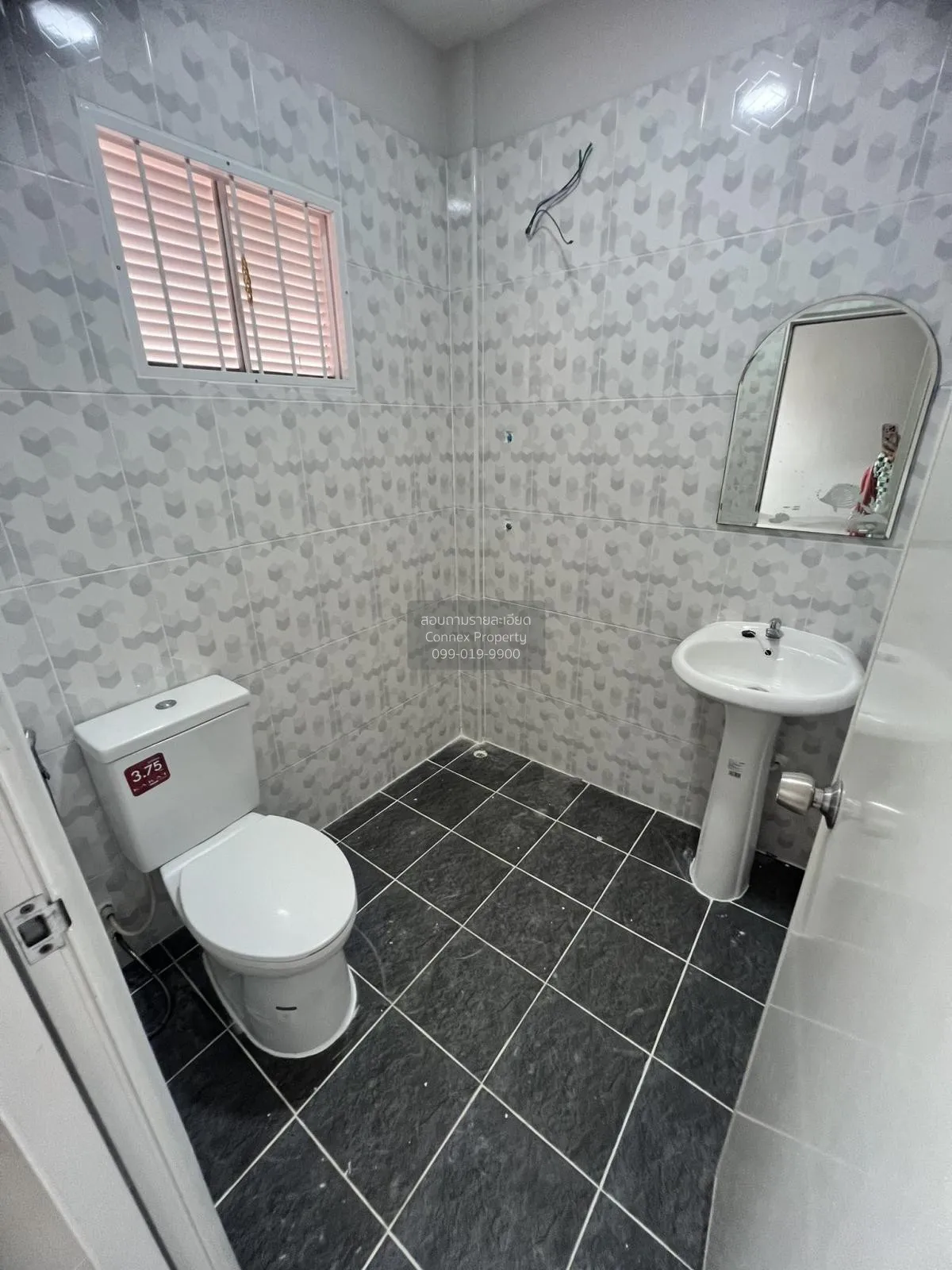 FOR SALE townhome , Fuengfa Villa 17 Phase 4 , corner unit , Phra