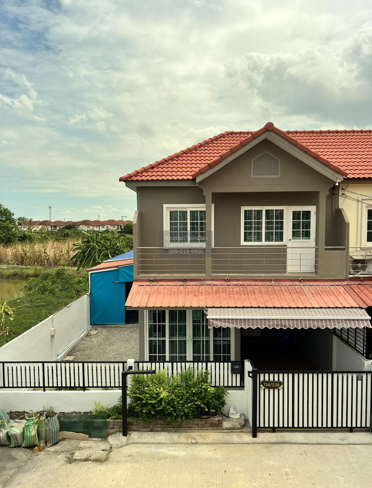 FOR SALE townhome , Fuengfa Villa 17 Phase 4 , corner unit , Phra 2