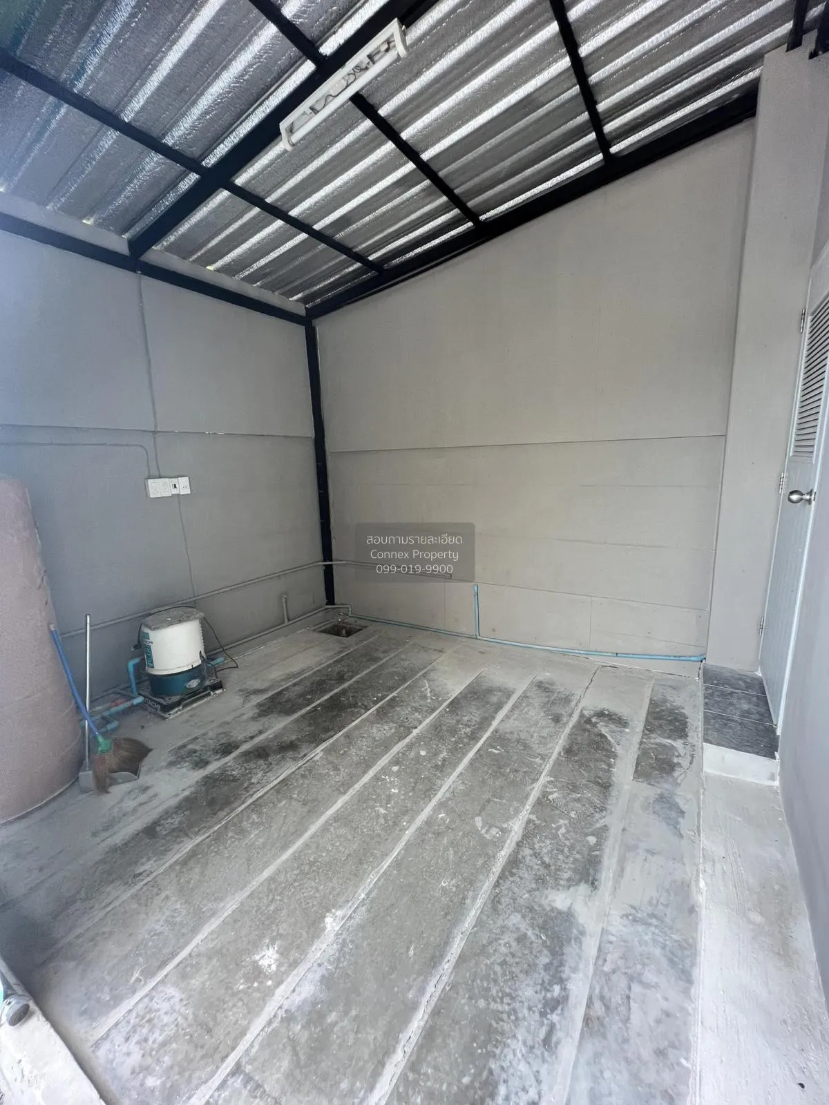 FOR SALE townhome , Fuengfa Villa 17 Phase 4 , corner unit , Phra