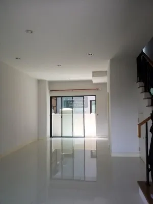 ขายทาวน์เฮ้าส์/ทาวน์โฮม  บ้านกลางเมือง พระราม 9-กรุงเทพกรีฑา (ตัดใหม่) ทับช้าง เขต สะพานสูง กรุงเทพ CX-81469