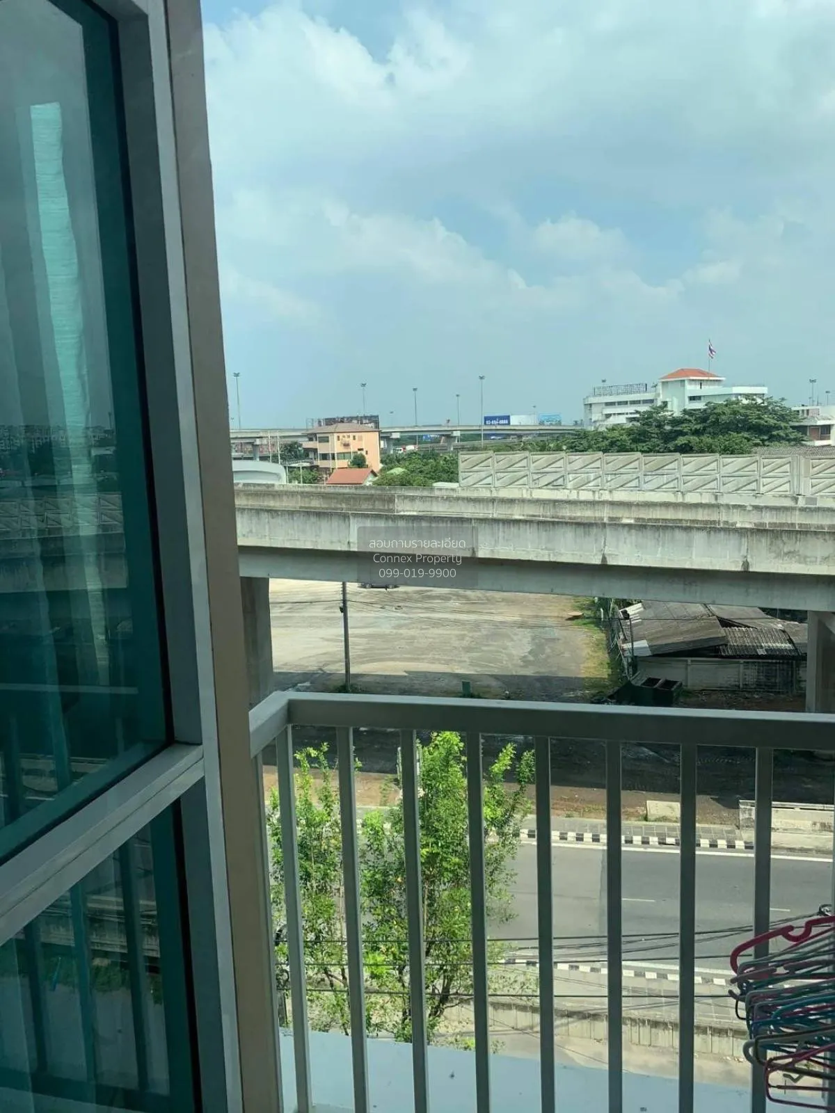 ขายคอนโด  วี คอนโด เอกมัย - รามอินทรา ท่าแร้ง เขต บางเขน กรุงเทพ 