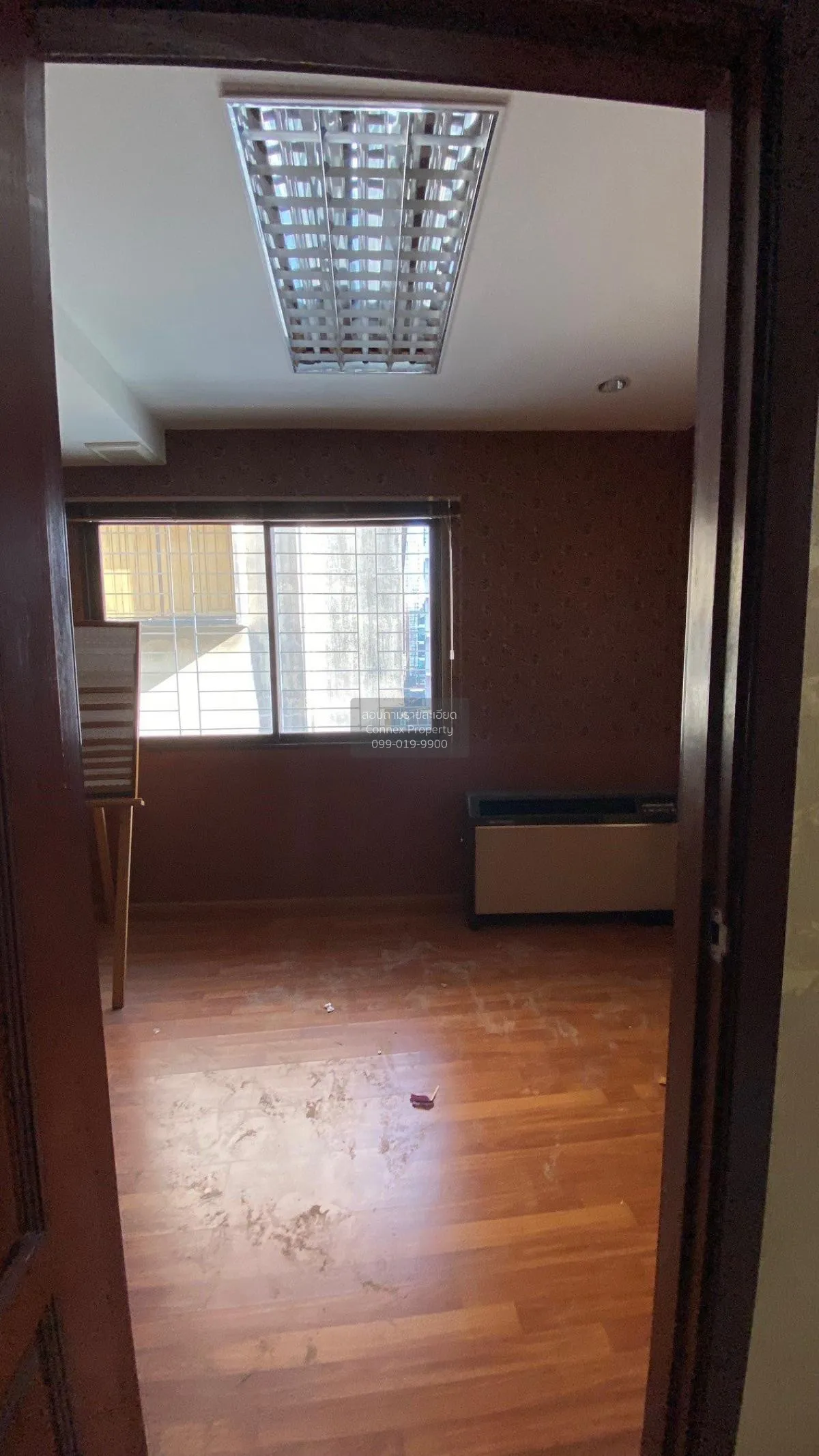 FOR SALE 4-storey Commercial building, Soi Trok Krai , Chakkrawat 4