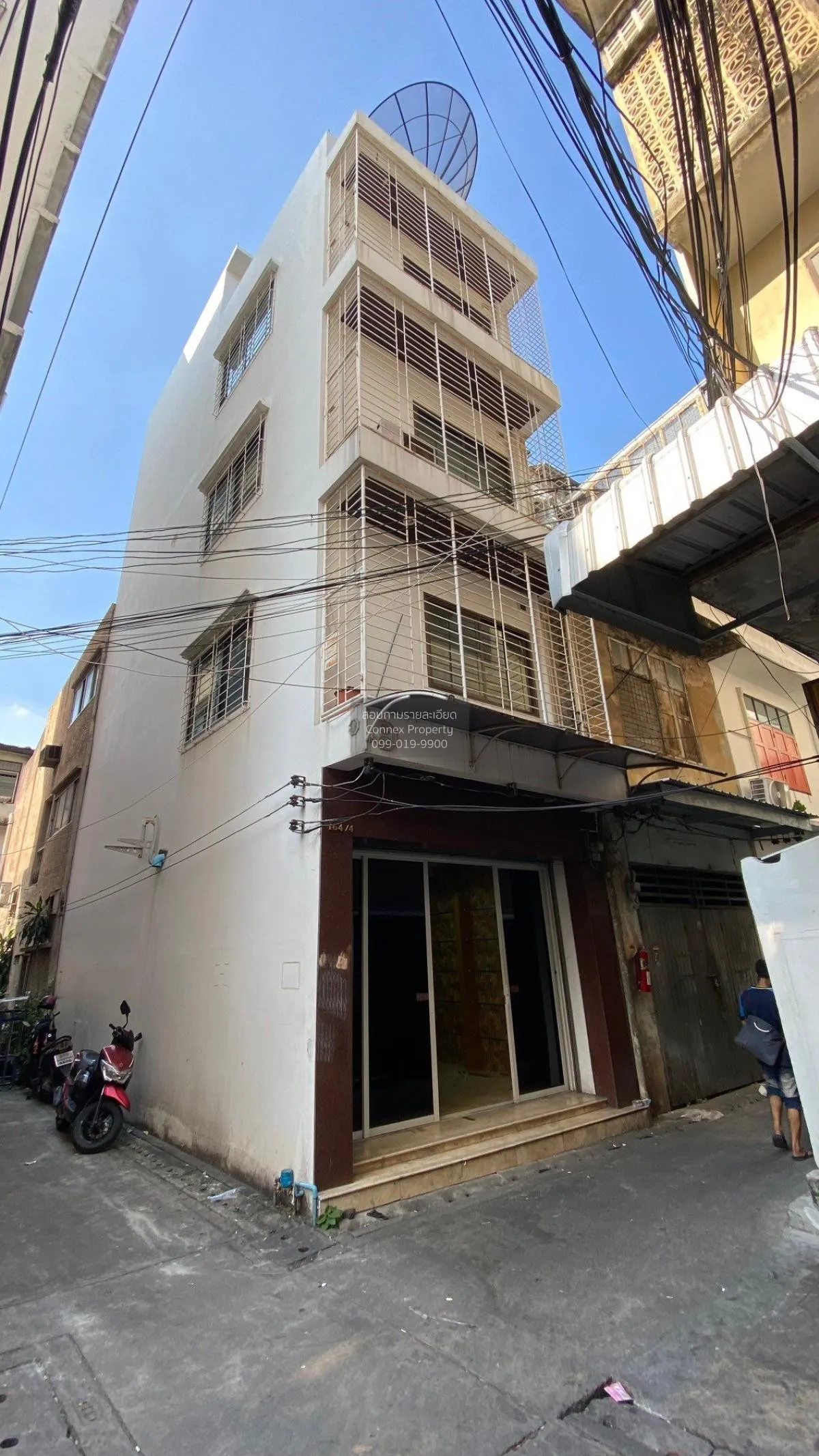 FOR SALE 4-storey Commercial building, Soi Trok Krai , Chakkrawat