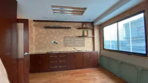 FOR SALE 4-storey Commercial building, Soi Trok Krai , Chakkrawat , Samphanthawong , Bangkok , CX-81691