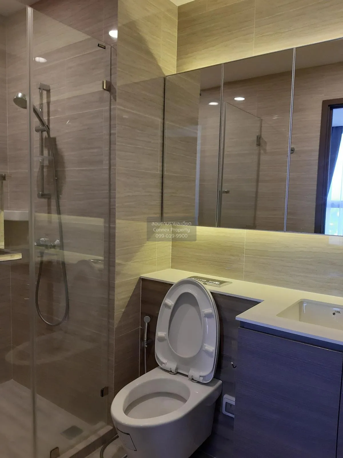 FOR RENT Condo , Whizdom Essence , BTS-Punnawithi , Phra Khanong 