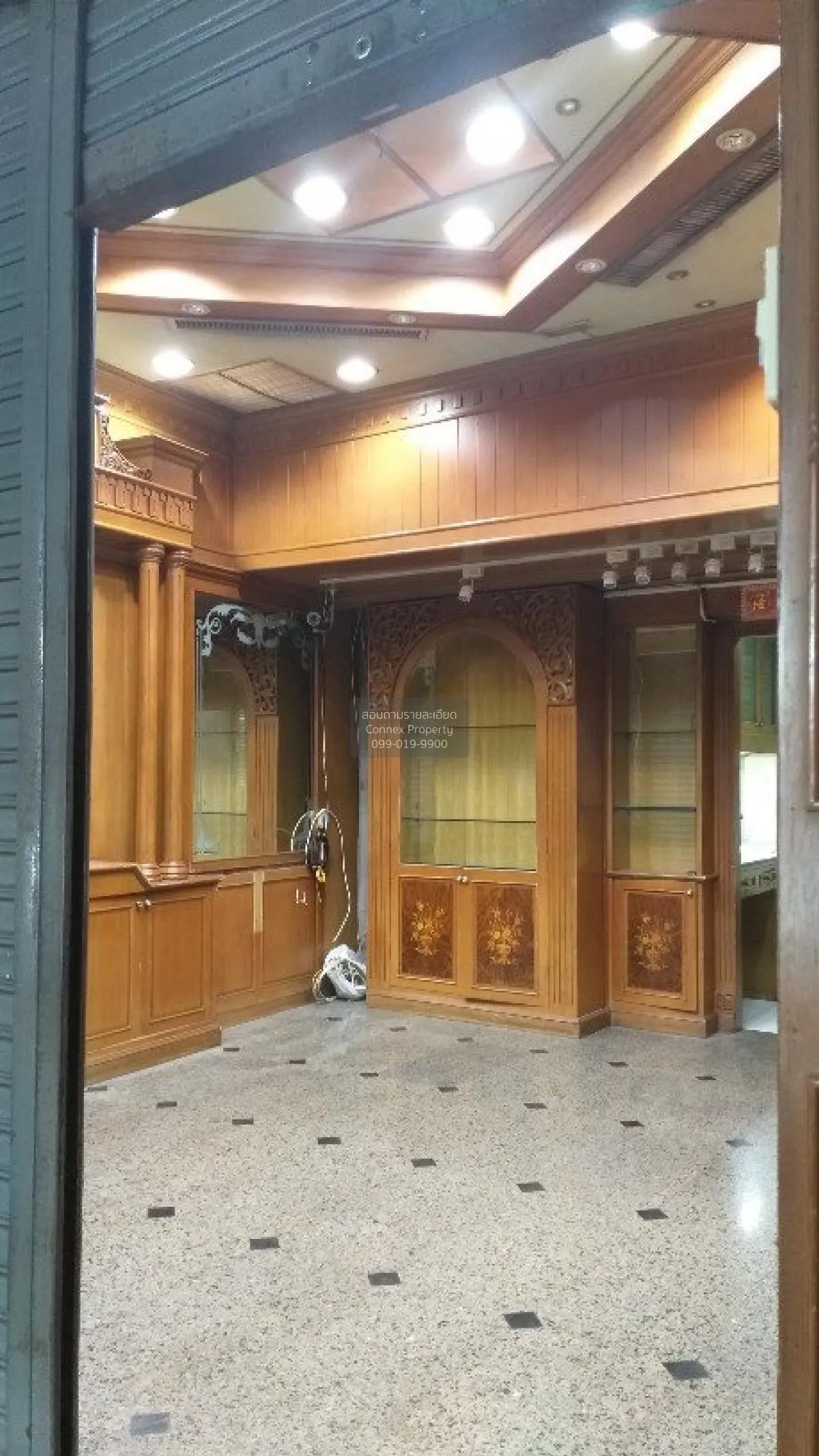 FOR Sale Commercial building, Soi Yaowarat 33, Sam Peng , Samphan 1