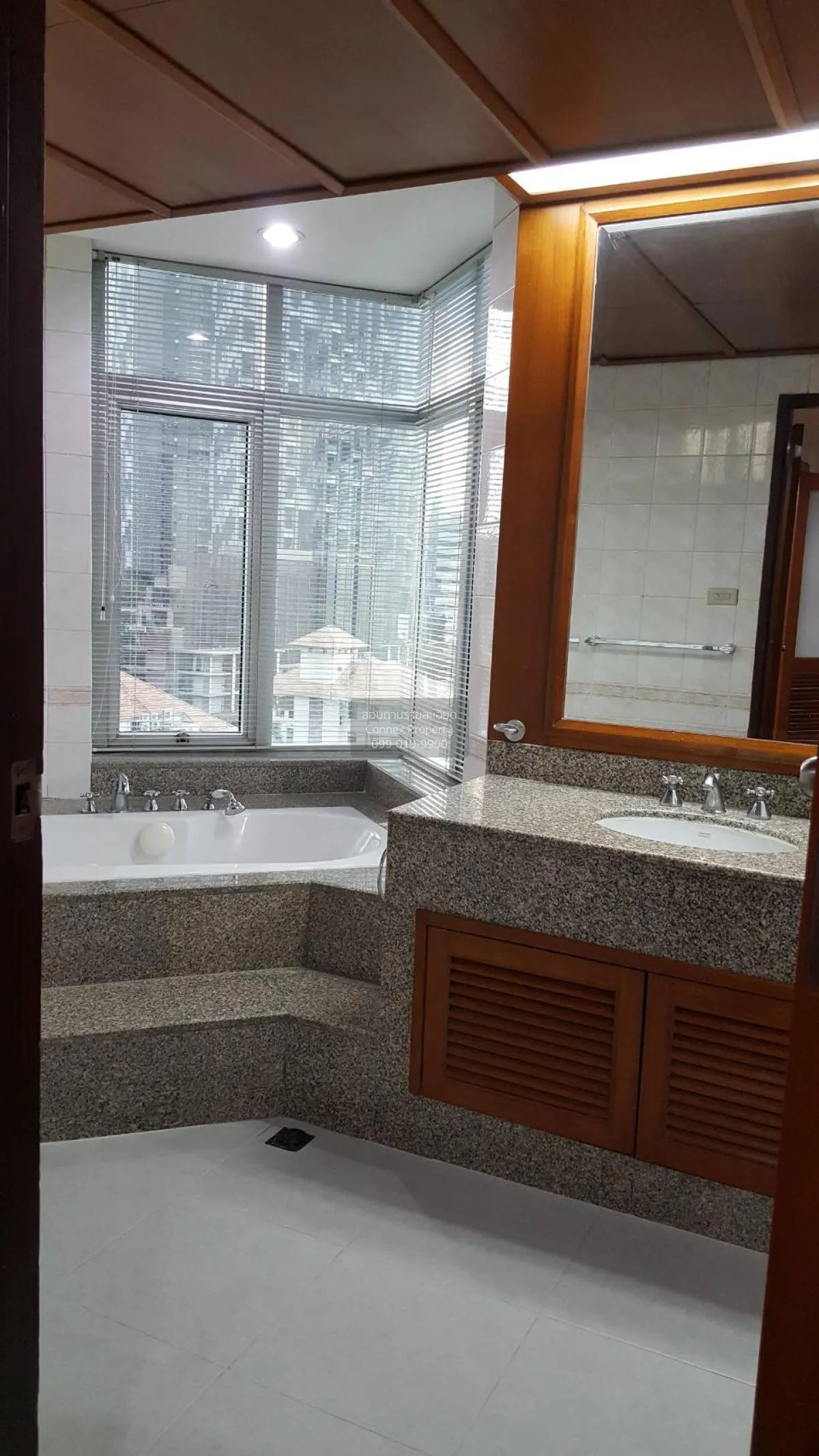 FOR RENT Apartment , suan phinit exclusive apartment , BTS-Saint 