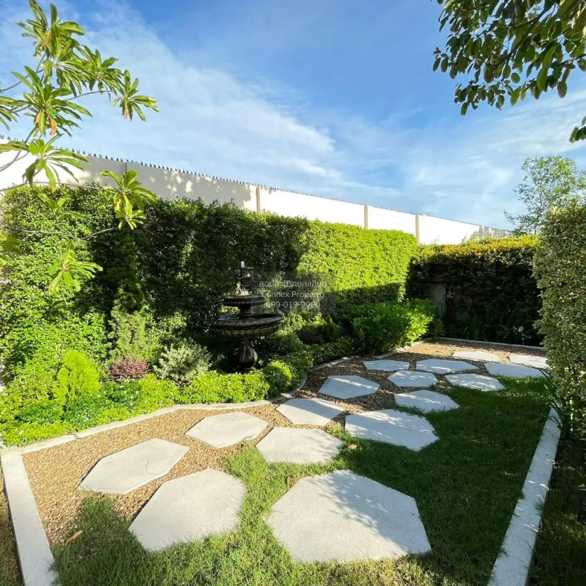 For Sale House , Nantawan Ramintra-Paholyothin 50 , Tha Raeng , B 3