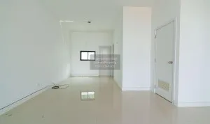 For Sale Townhouse/Townhome  , Chewa Home Suksawat Pracha U-Thit , Ban Khlong Suan , Phra Pradaeng , Samut Prakarn , CX-84009