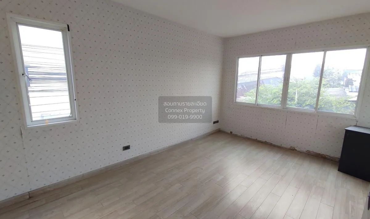 For Sale Townhouse/Townhome  , Deluxe Town Ramintra , Tha Raeng , 2