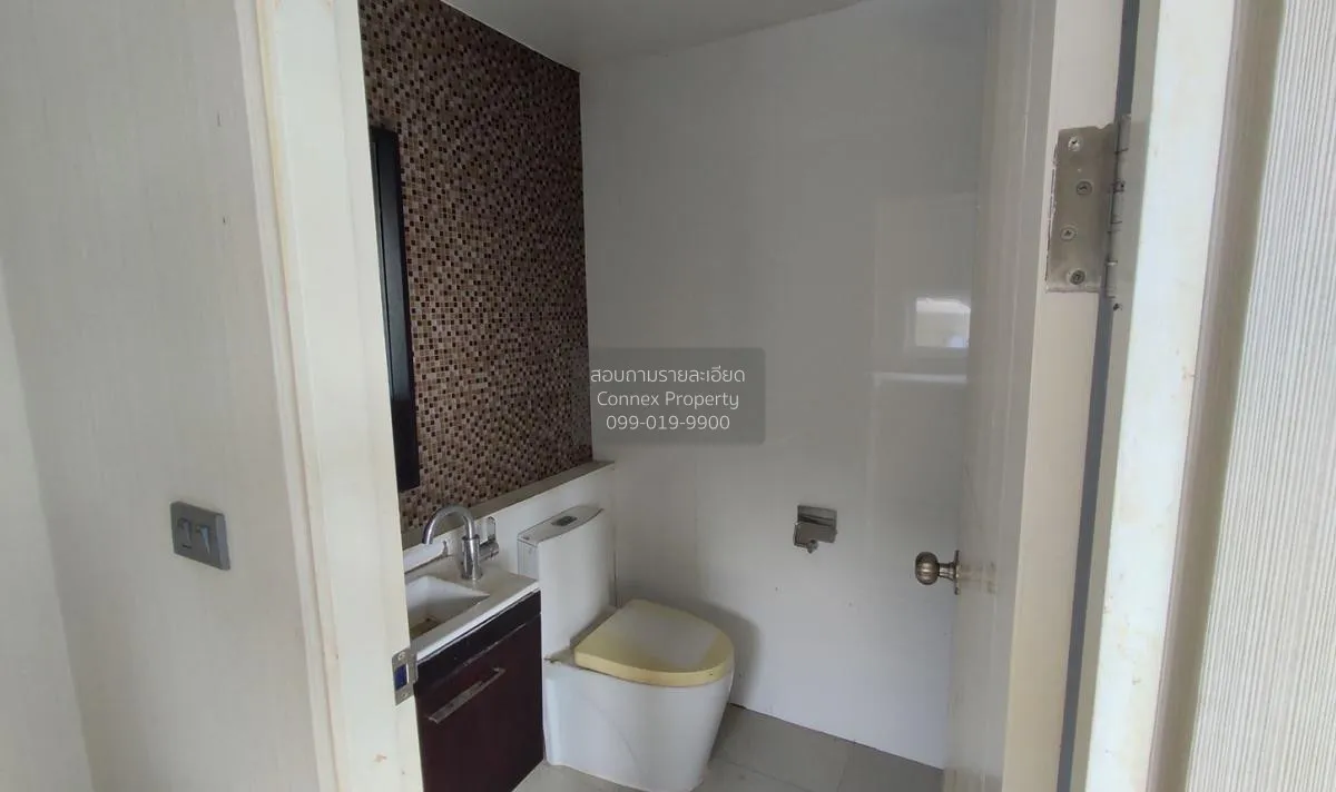 For Sale Townhouse/Townhome  , Deluxe Town Ramintra , Tha Raeng ,