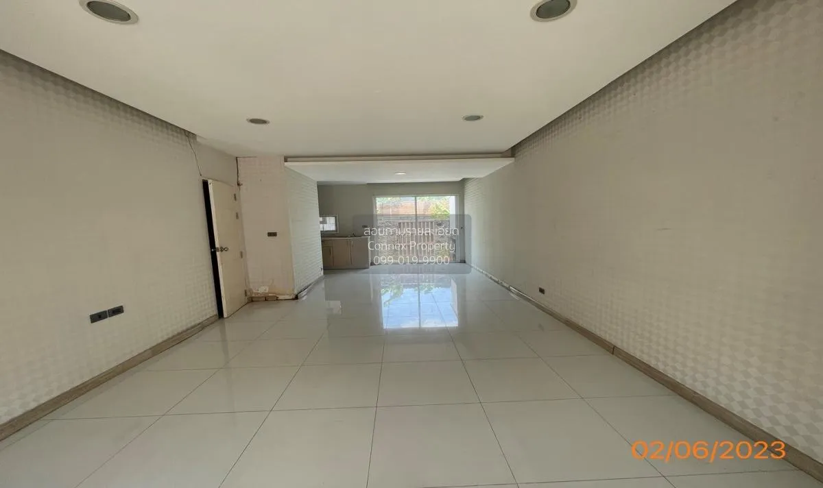 For Sale Townhouse/Townhome  , Deluxe Town Ramintra , Tha Raeng , 1