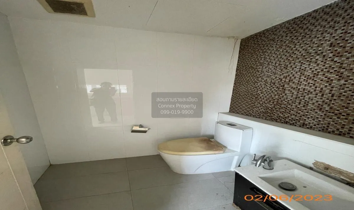 For Sale Townhouse/Townhome  , Deluxe Town Ramintra , Tha Raeng ,