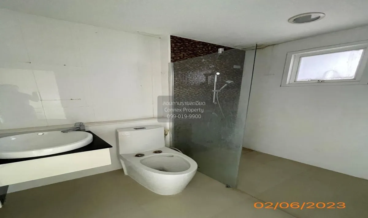 For Sale Townhouse/Townhome  , Deluxe Town Ramintra , Tha Raeng ,