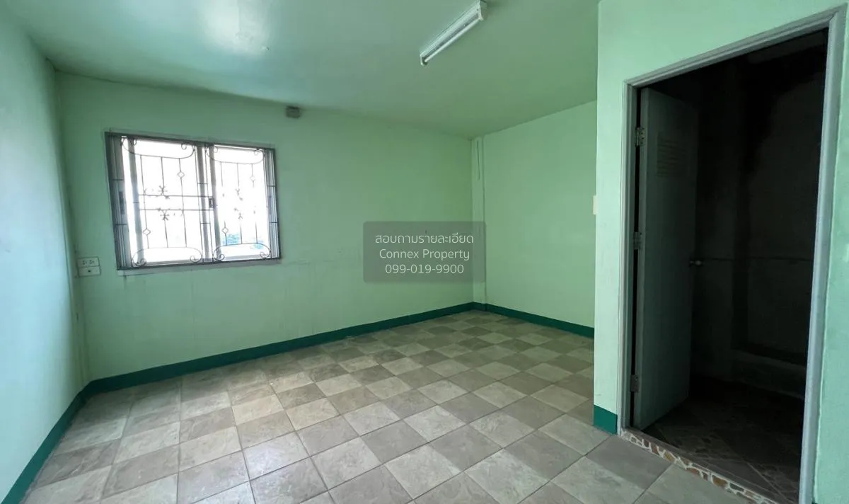 For Sale Commercial building, 3.5 storey, 2 attached units, Prach 3