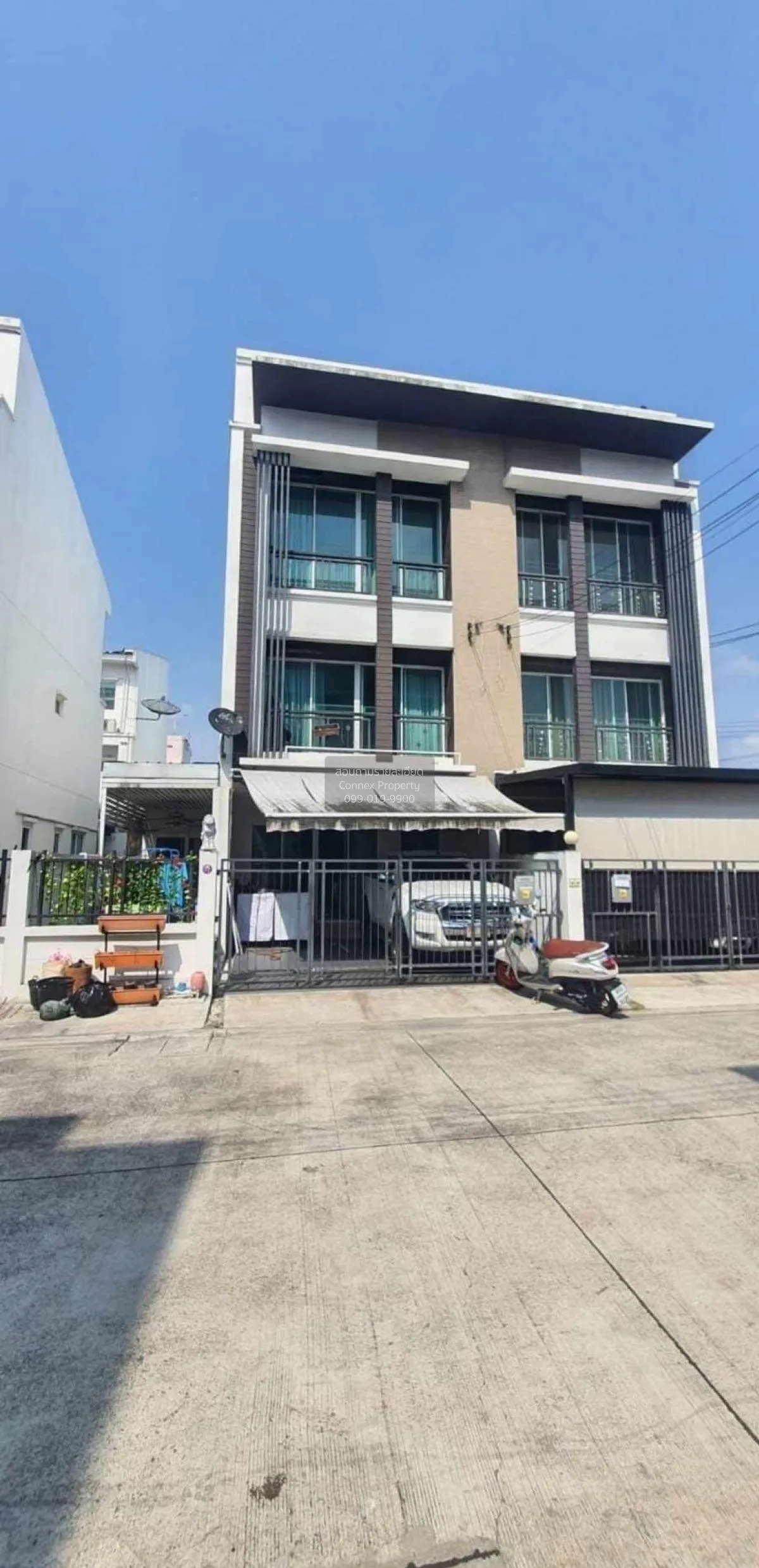 For Sale Townhouse/Townhome  , BAAN KLANG MUANG CHOKCHAI 4 , Lat  2