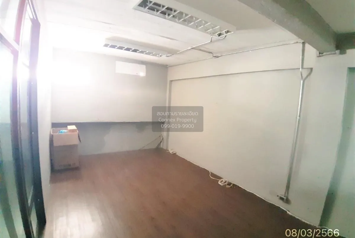 ขายอาคารพาณิชย์ 3 ชั้น 3 คูหา ซอย ในหมู่บ้าน บางใหญ่ บางใหญ่ นนทบ