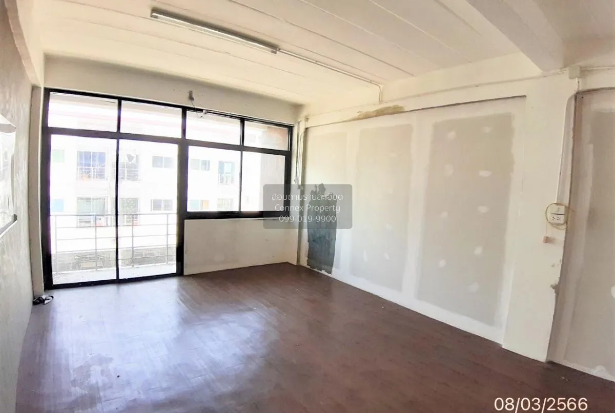 ขายอาคารพาณิชย์ 3 ชั้น 3 คูหา ซอย ในหมู่บ้าน บางใหญ่ บางใหญ่ นนทบ