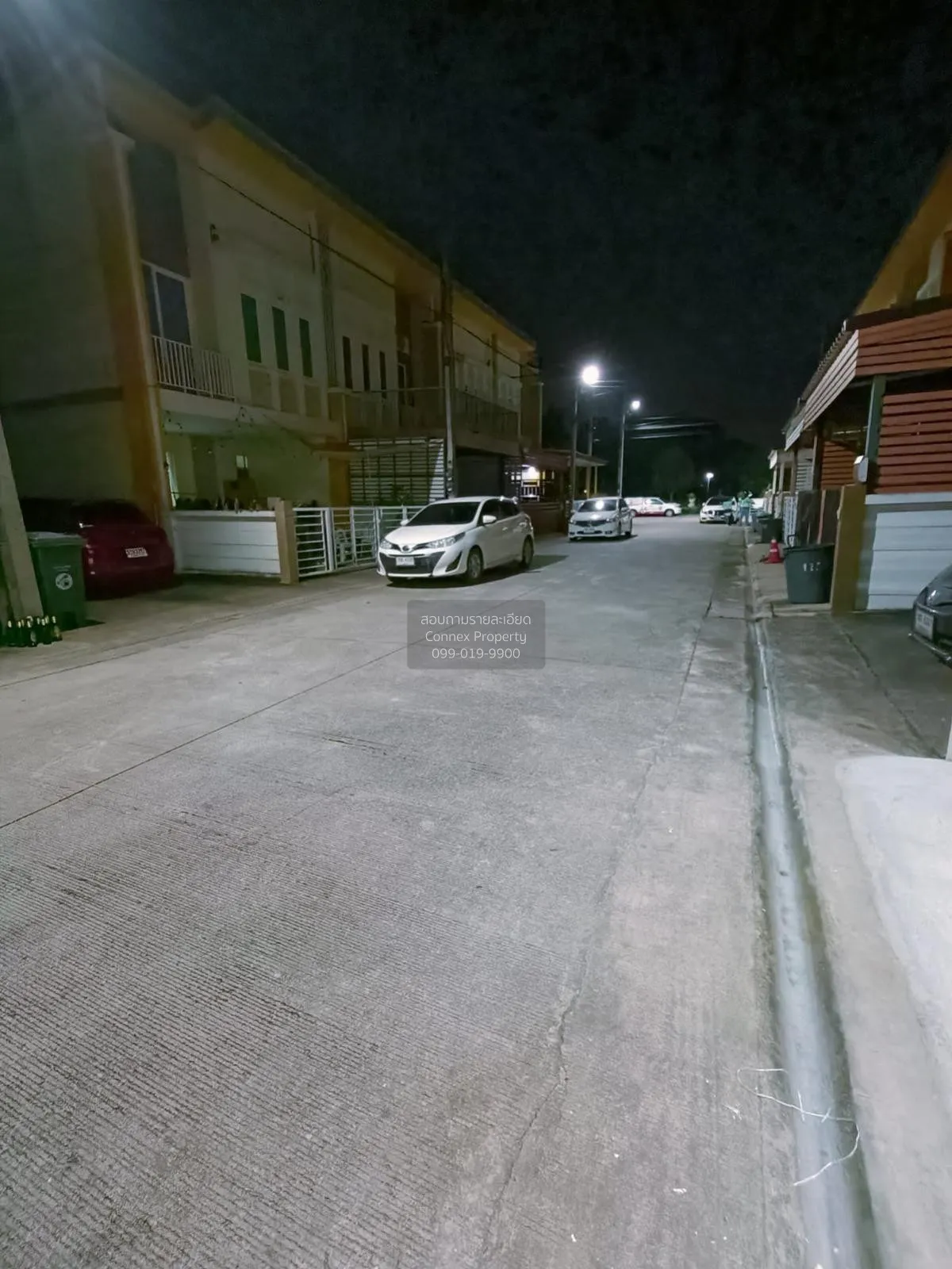 ขายทาวน์เฮ้าส์/ทาวน์โฮม  โกลเด้น ทาวน์ พระราม 2 ห้องมุม พันท้ายนร