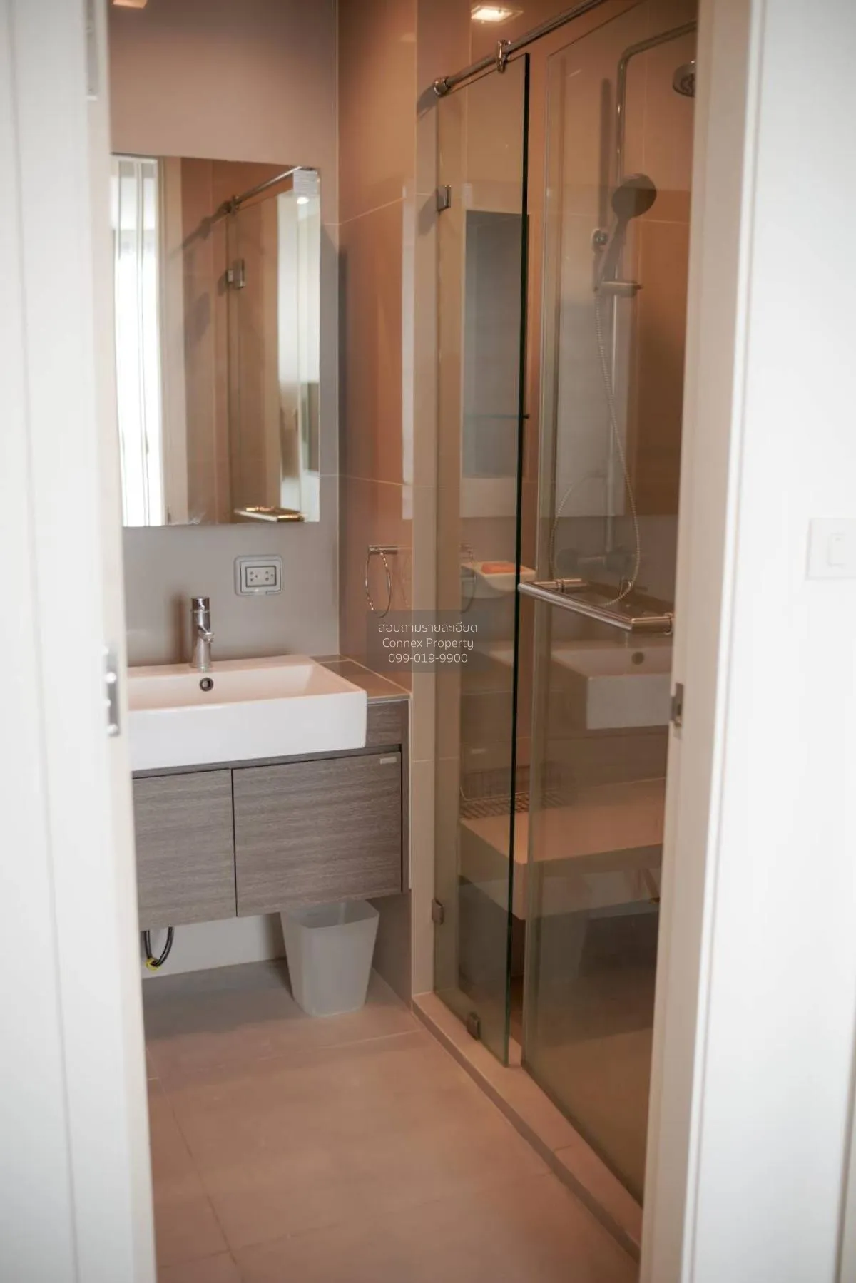 For Sale Condo , Quinn Ratchada 17 , high floor , MRT-Sutthisan ,