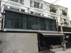 ขายทาวน์เฮ้าส์/ทาวน์โฮม  เนอวานา พาร์ค ลาดพร้าว-รามคำแหง MRT-ลาดพร้าว 101 (สายสีเหลือง) พลับพลา เขต วังทองหลาง กรุงเทพ CX-84970