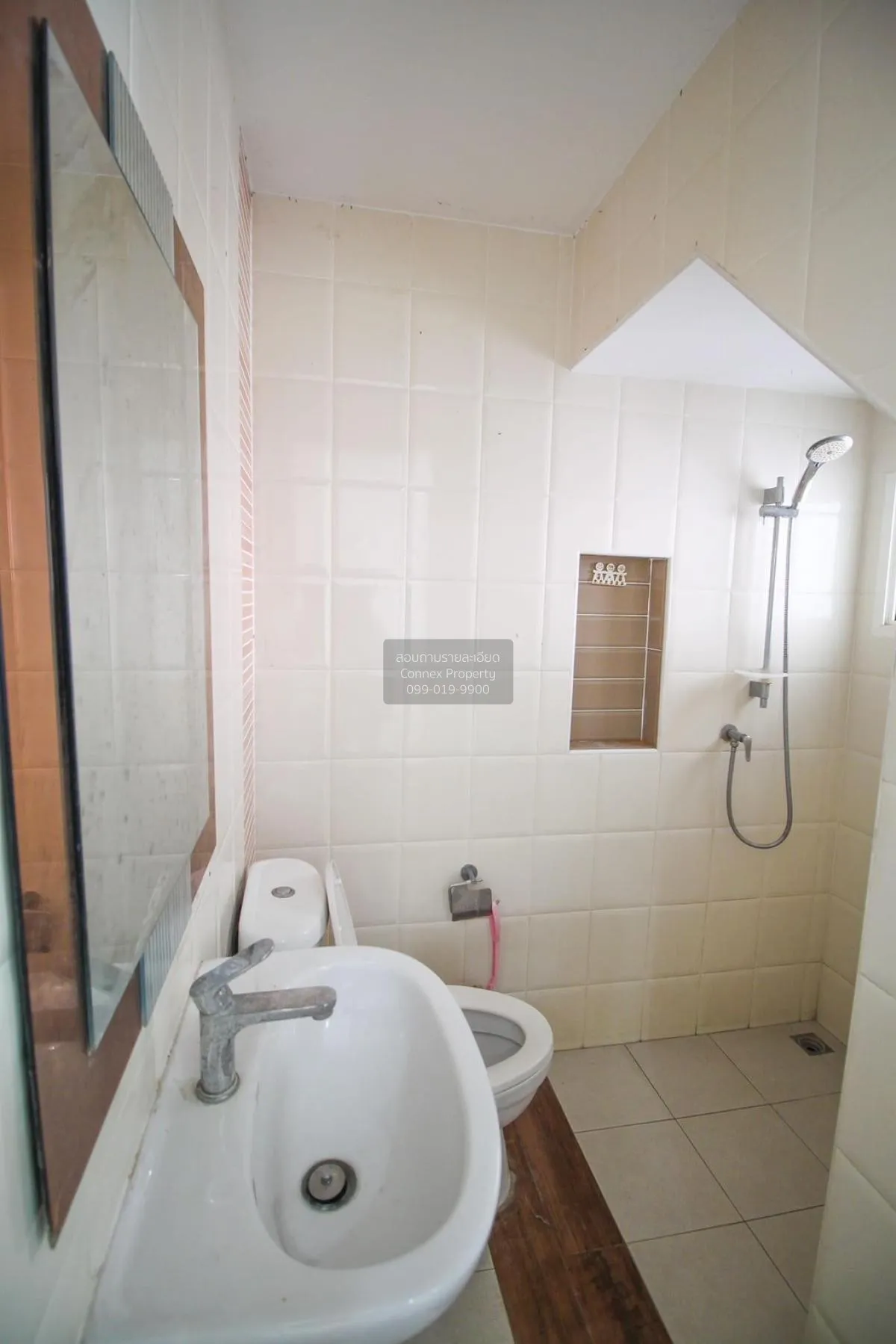 ขายทาวน์โฮม 2 ชั้น โกลเด้นท์ ทาวน์  เพชรเกษม 108 หนองแขม เขต หนอง