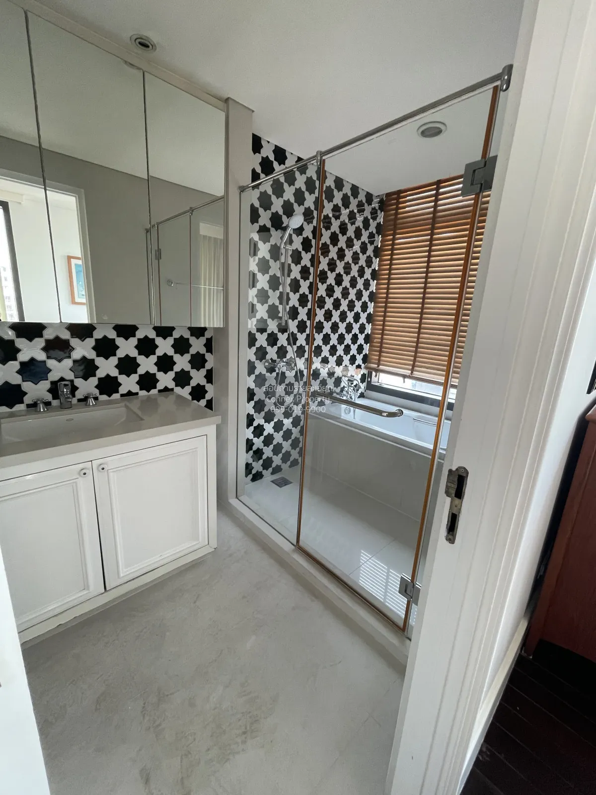 ขายคอนโด  ออกัสตัน สุขุมวิท 22 BTS-พร้อมพงษ์ คลองตัน เขต คลองเตย 