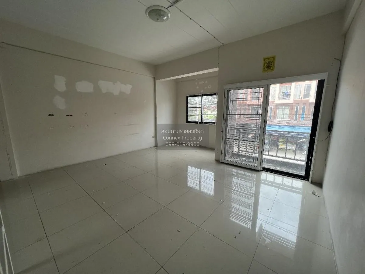 For Sale Commercial building, 3 storey, Soi Mit Samphan , Samet , 2