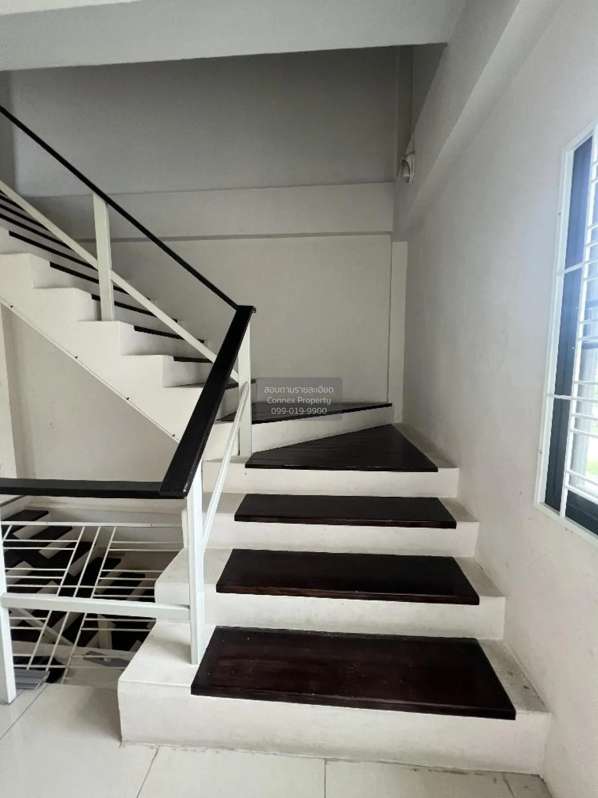For Sale Commercial building, 3 storey, Soi Mit Samphan , Samet , 3