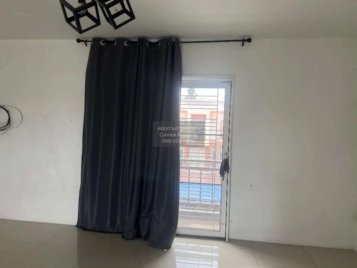 For Sale Commercial building, 3 storey, Soi Mit Samphan , Samet ,