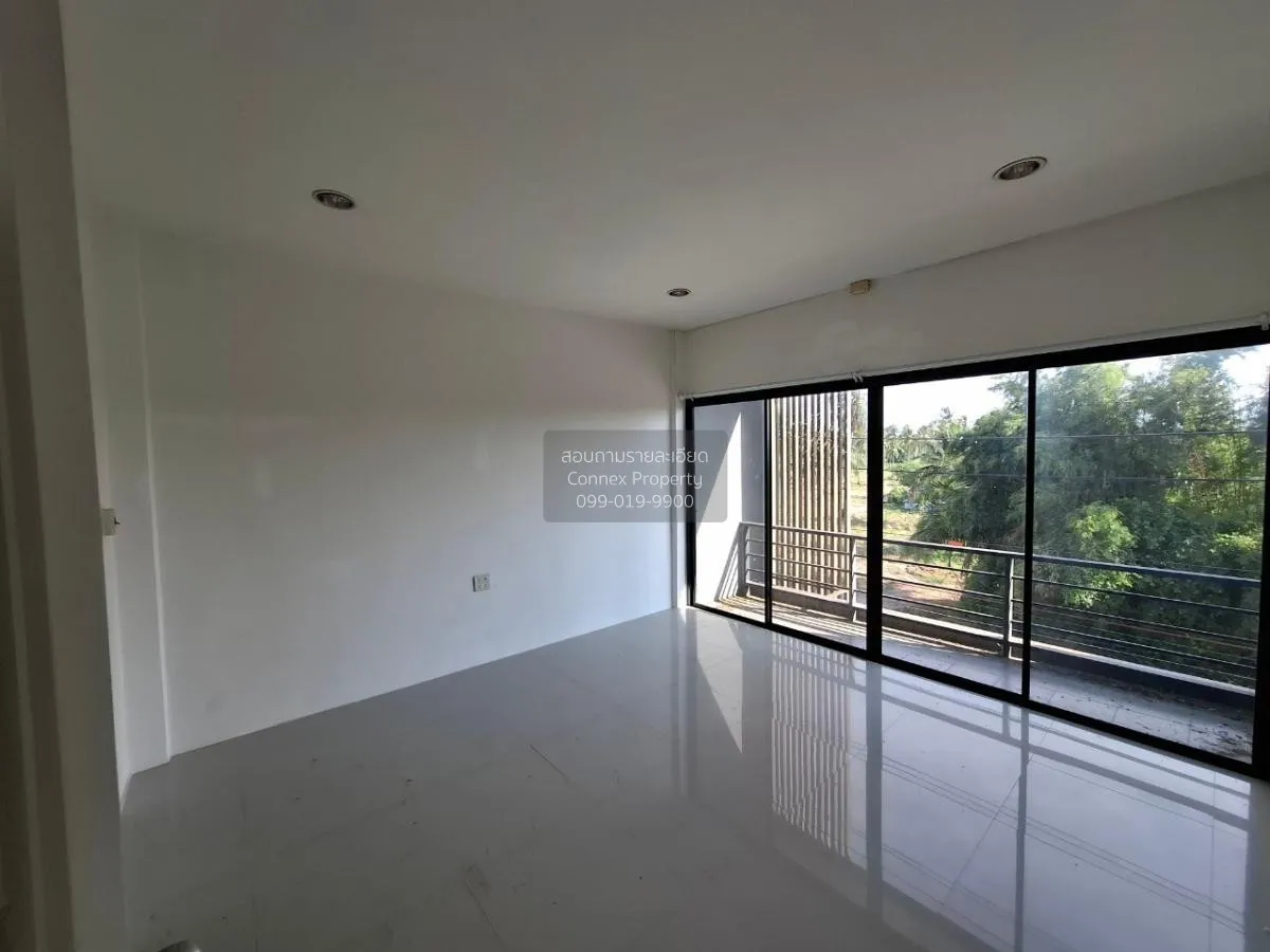 For Sale Commercial building, 3 storey, Na Kluea - Khao Mai Kaew 
