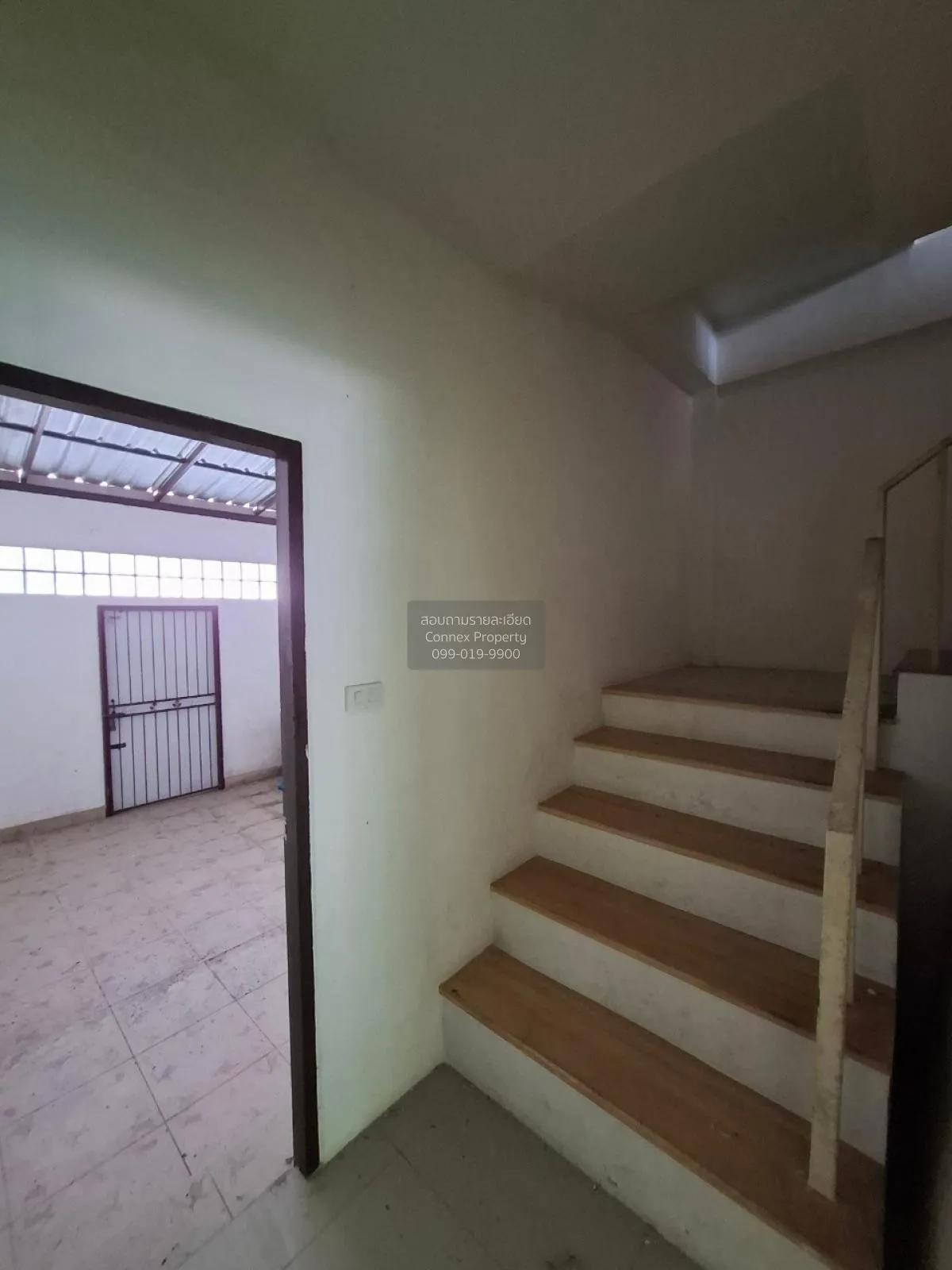 For Sale Commercial building, 3 storey, Na Kluea - Khao Mai Kaew 