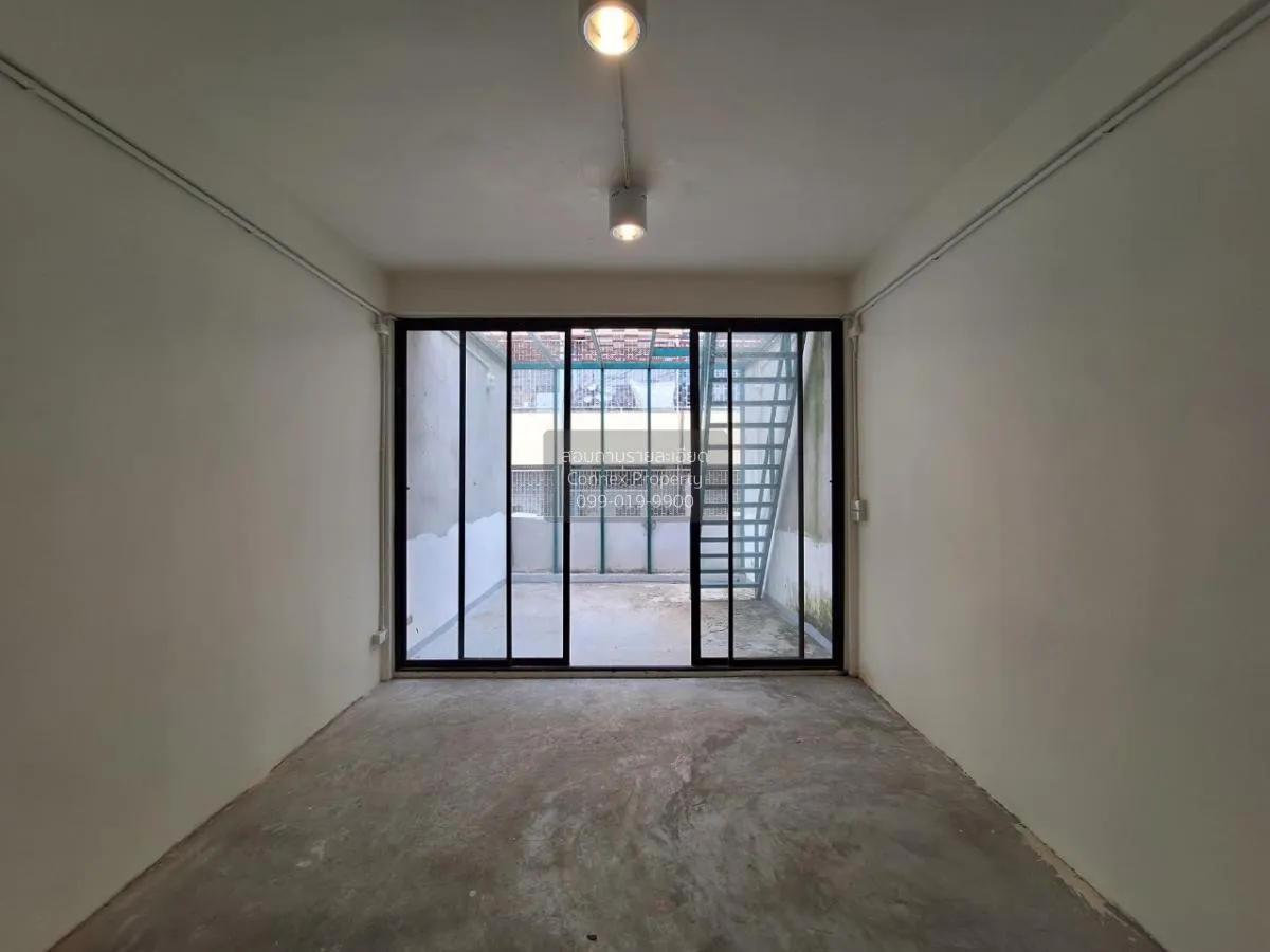 For Sale Commercial building 4 floors + 1 rooftop, Yaowarat - Cha