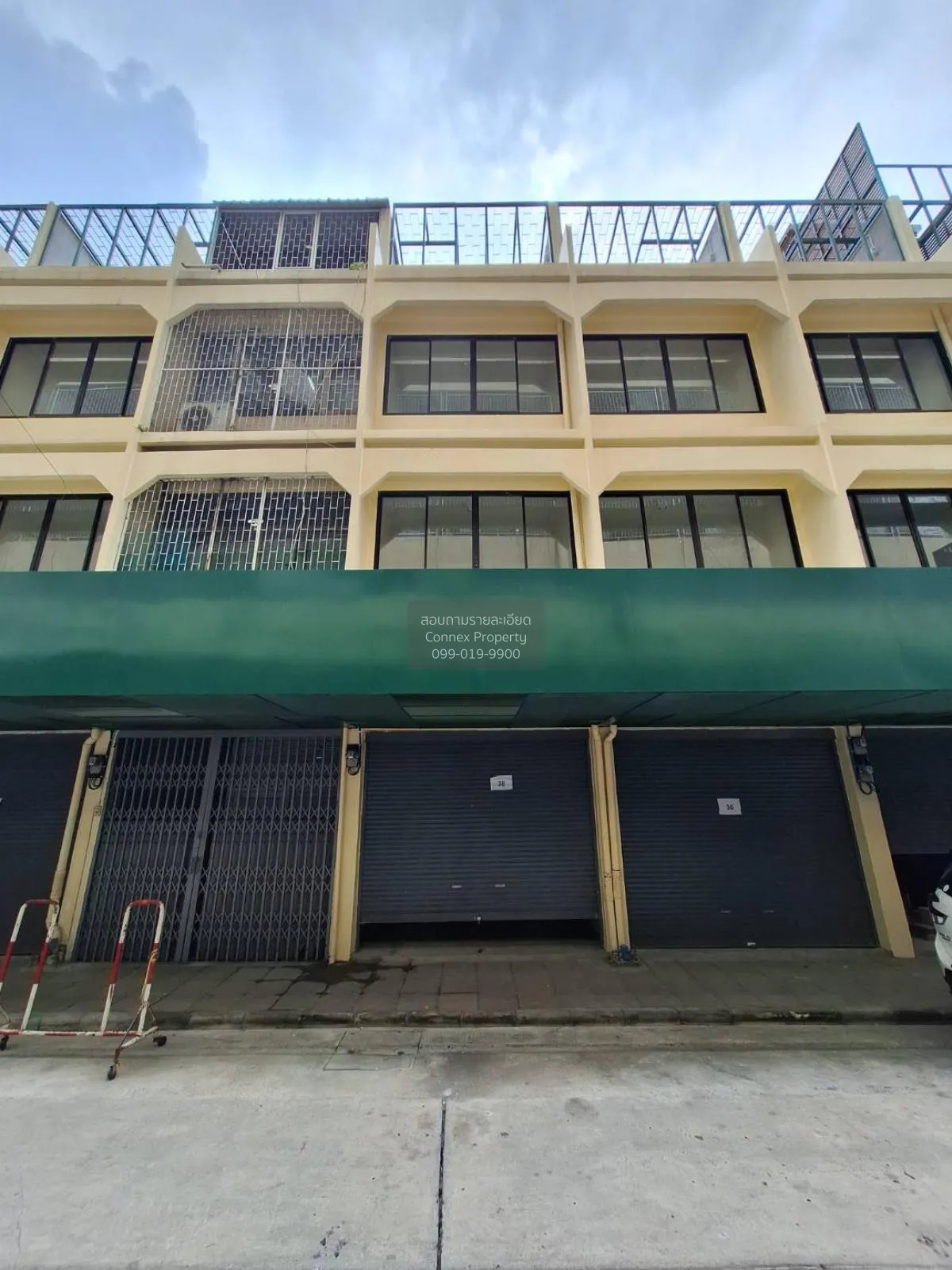 For Sale Commercial building 4 floors + 1 rooftop, Yaowarat - Cha 1