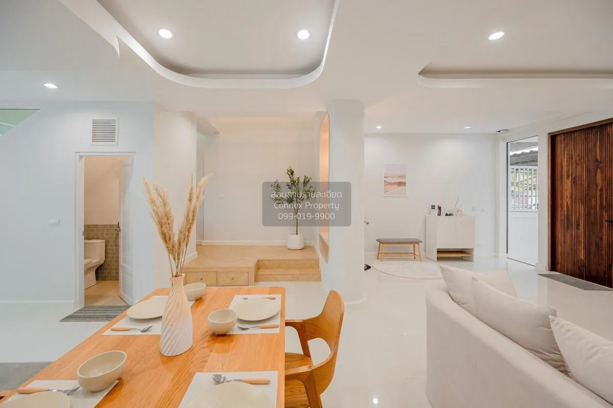 For Sale 2-storey townhome renovated Pridi 21 , wide frontage , n